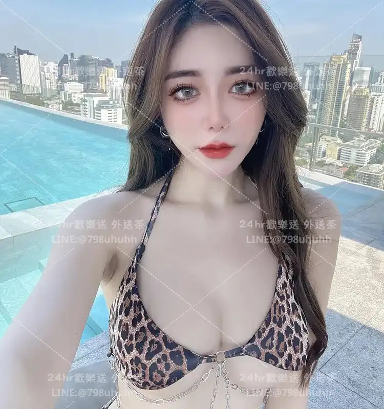 唅念