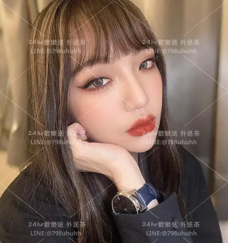 唅伊