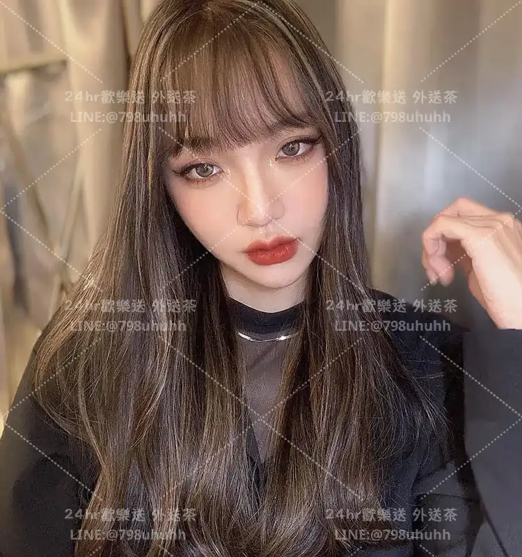 唅伊
